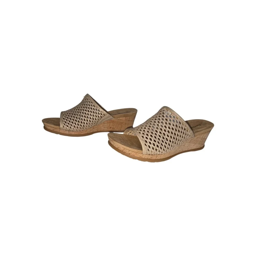 Baretraps Flossey Soft Gold Woven Wedge Sandals Womens 7.5 W Wide BT26520